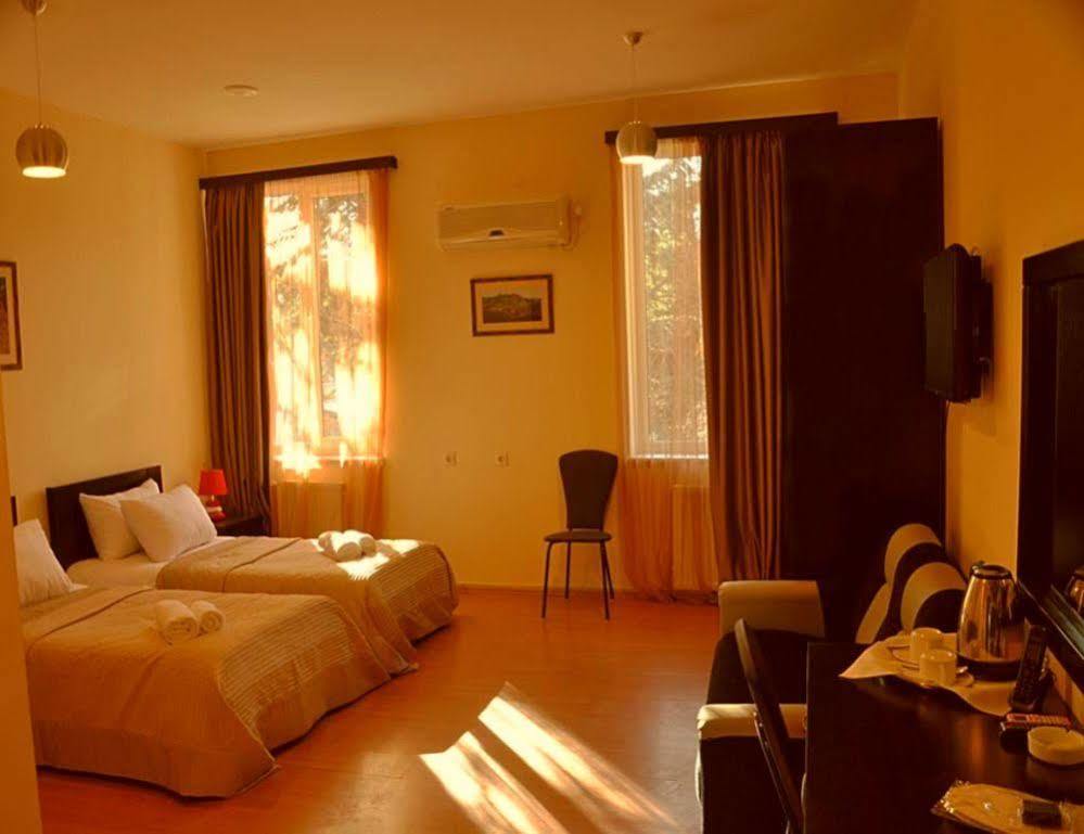 טביליסי Gold Star Hotel מראה חיצוני תמונה